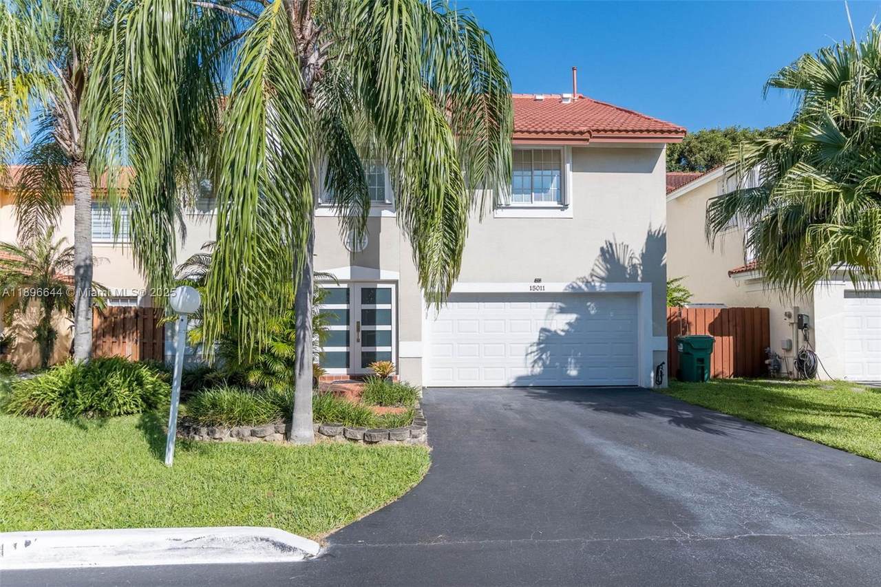 15011 112th Ter - Photo 1