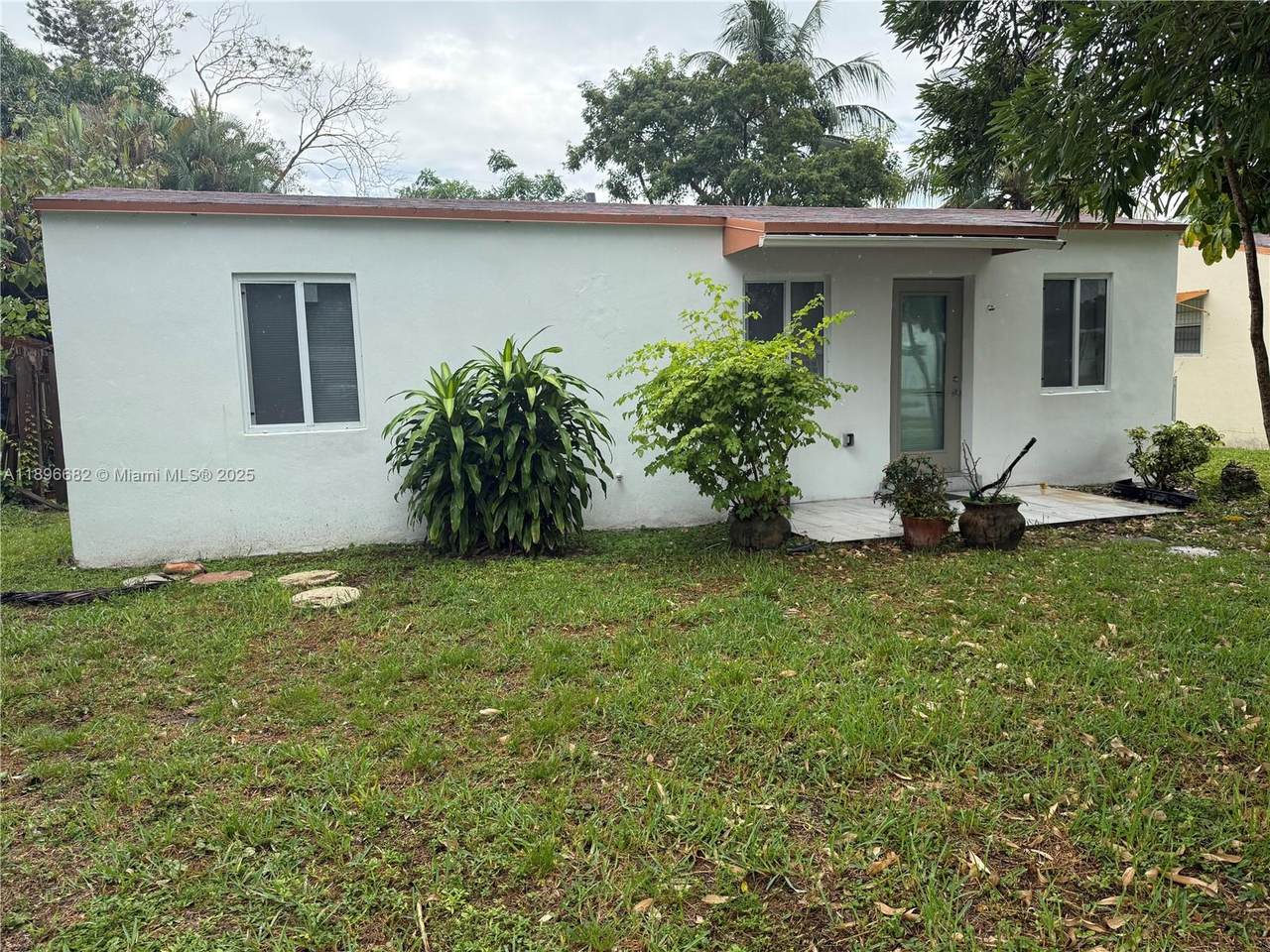 2534 Mckinley St - Photo 1