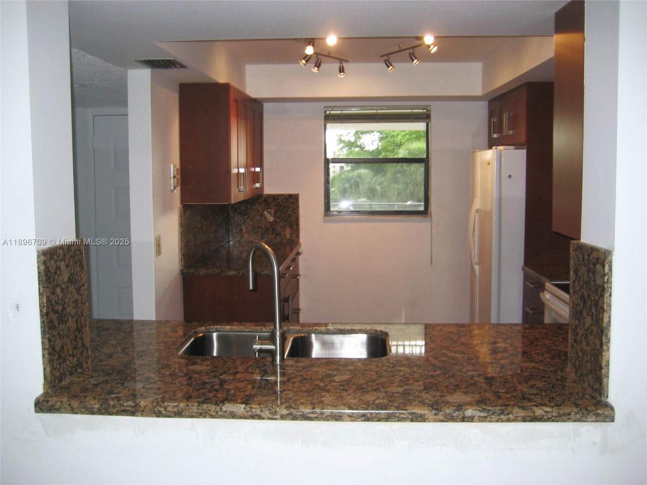 16051 Blatt Blvd - Photo 1