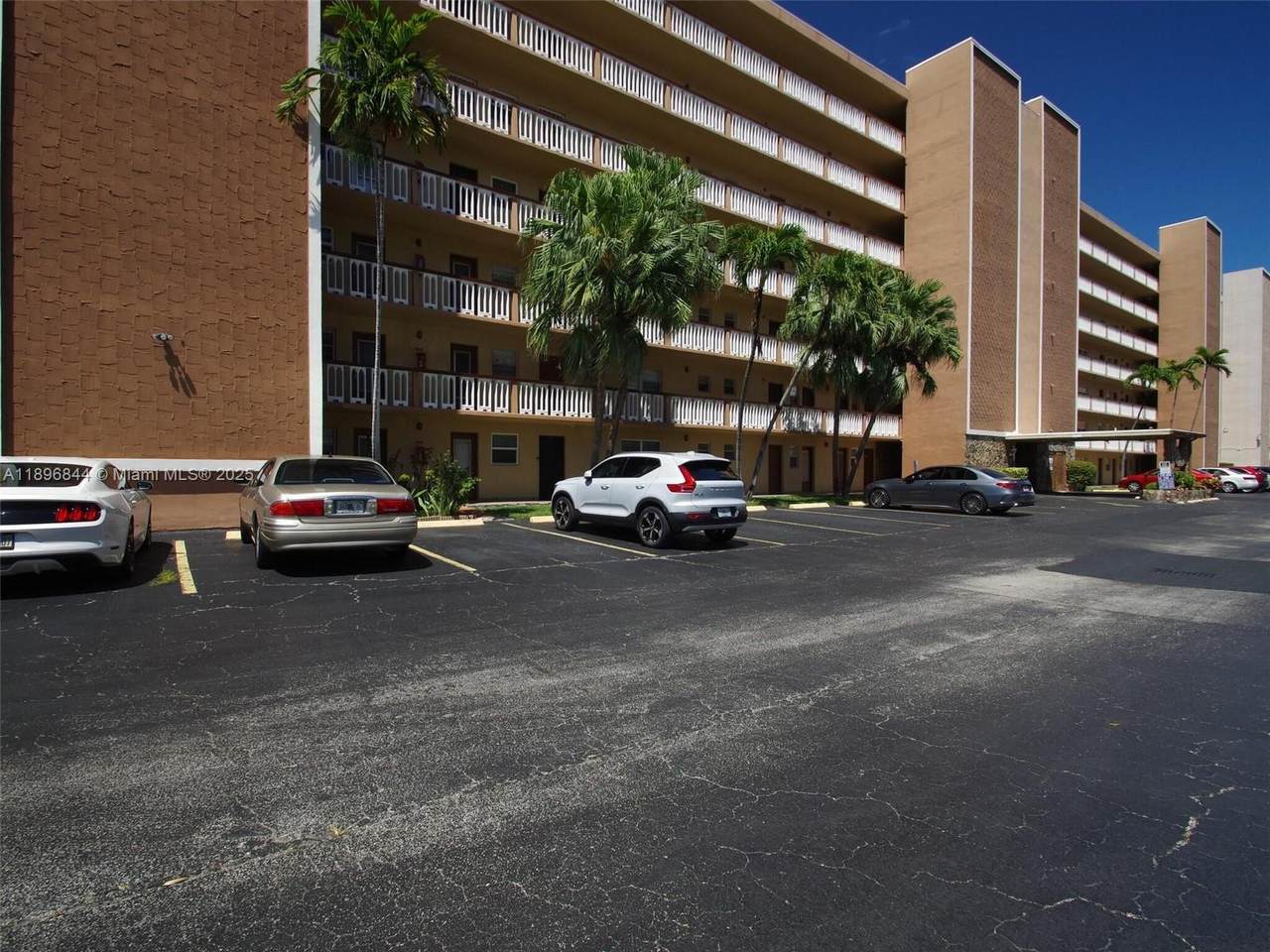 https://bt-photos.global.ssl.fastly.net/miami/1280_boomver_1_A11896844-2.jpg