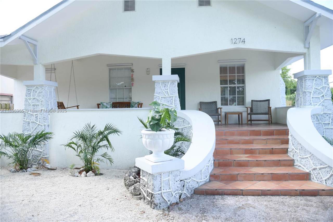 1274 5 St - Photo 1