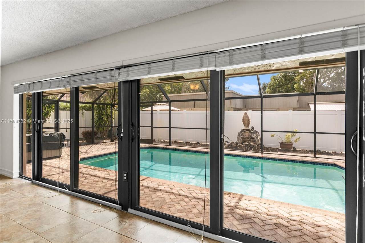 10410 50th Pl - Photo 1