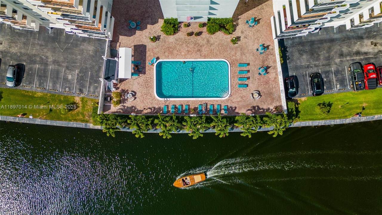 https://bt-photos.global.ssl.fastly.net/miami/1280_boomver_1_A11897014-2.jpg