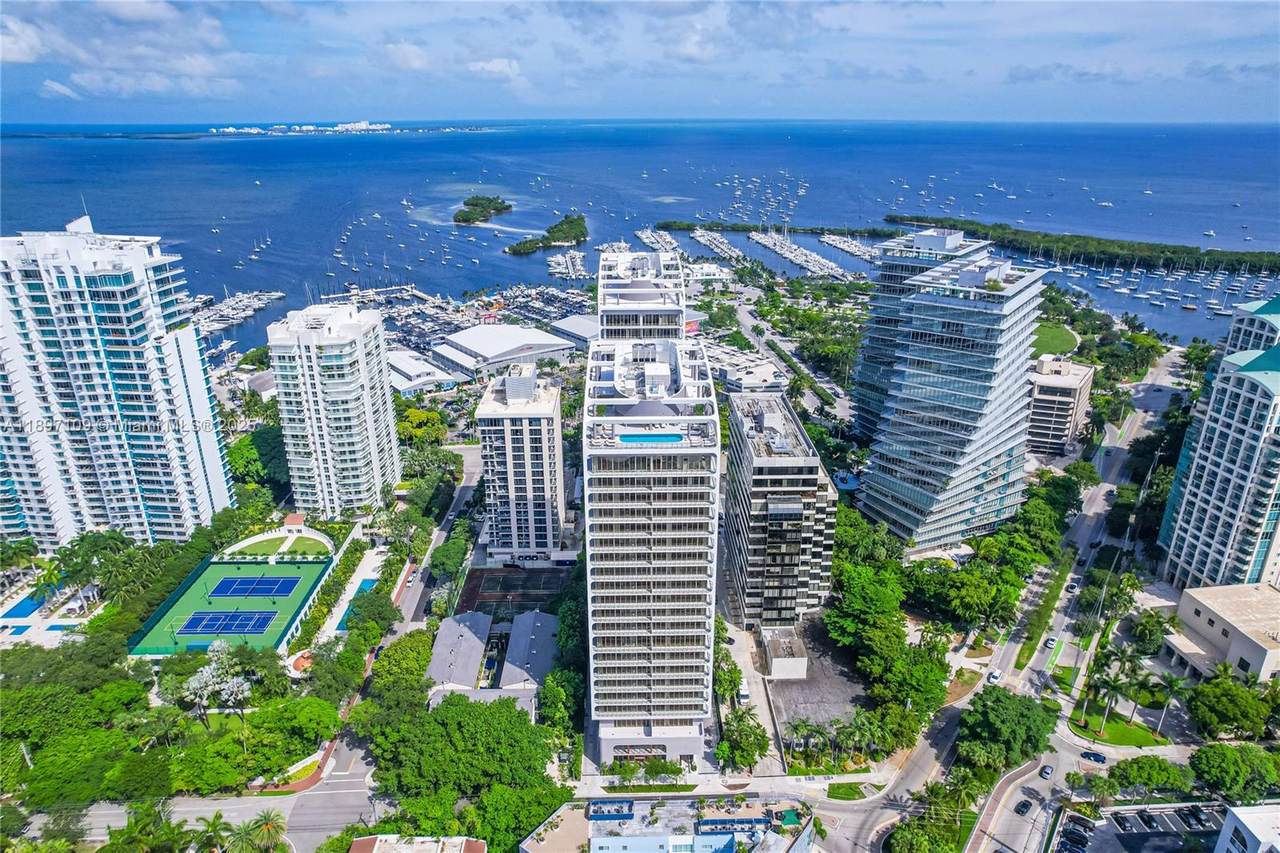 2655 Bayshore - Photo 1