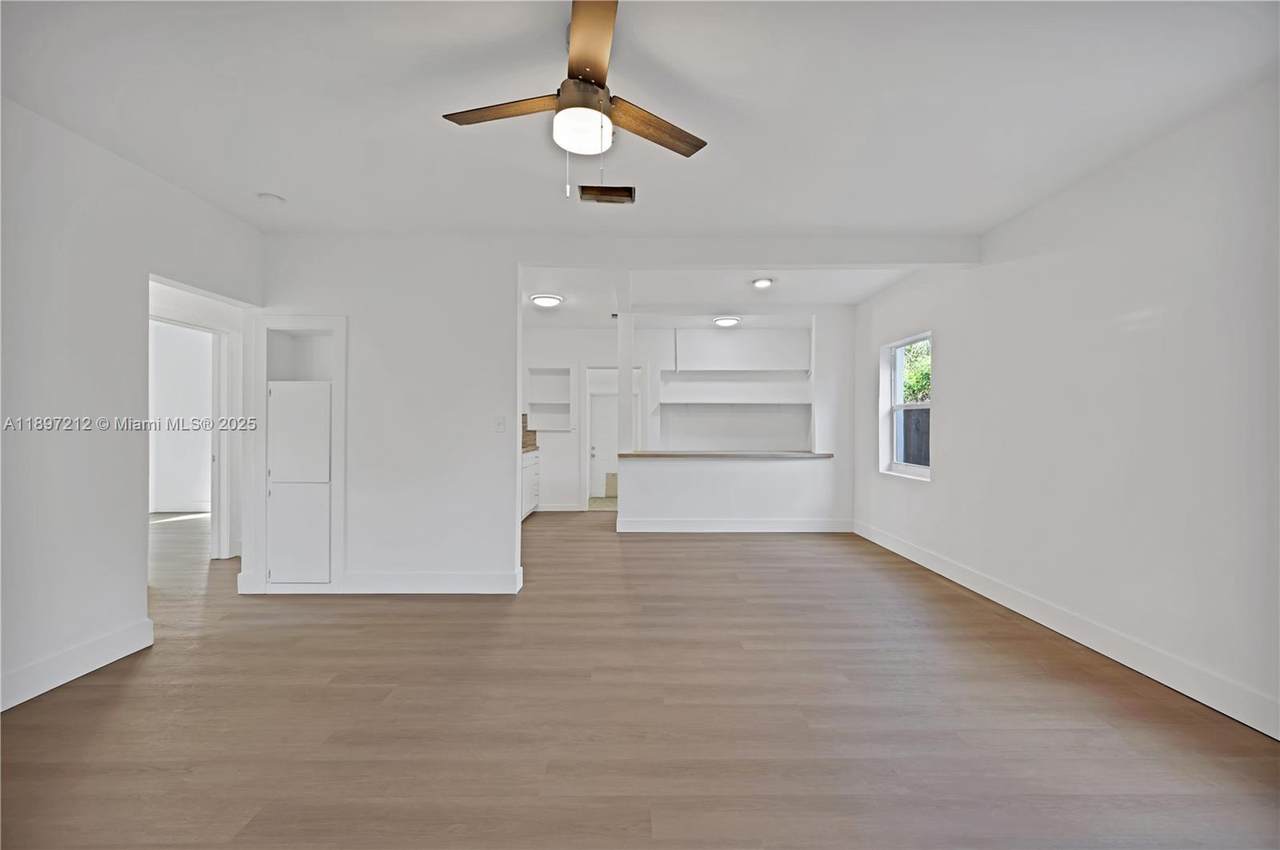 1127 2nd Ave - Photo 1