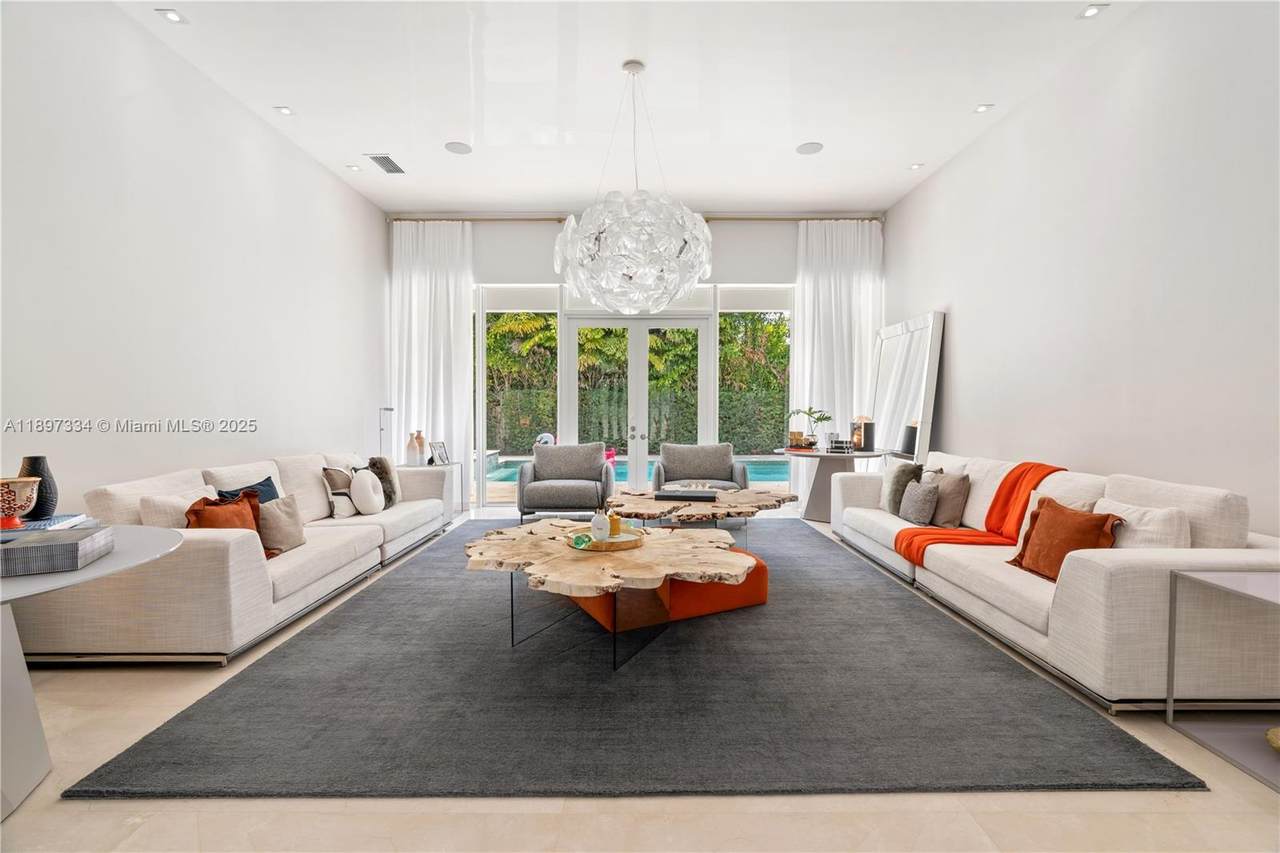 12401 82nd Ave - Photo 1