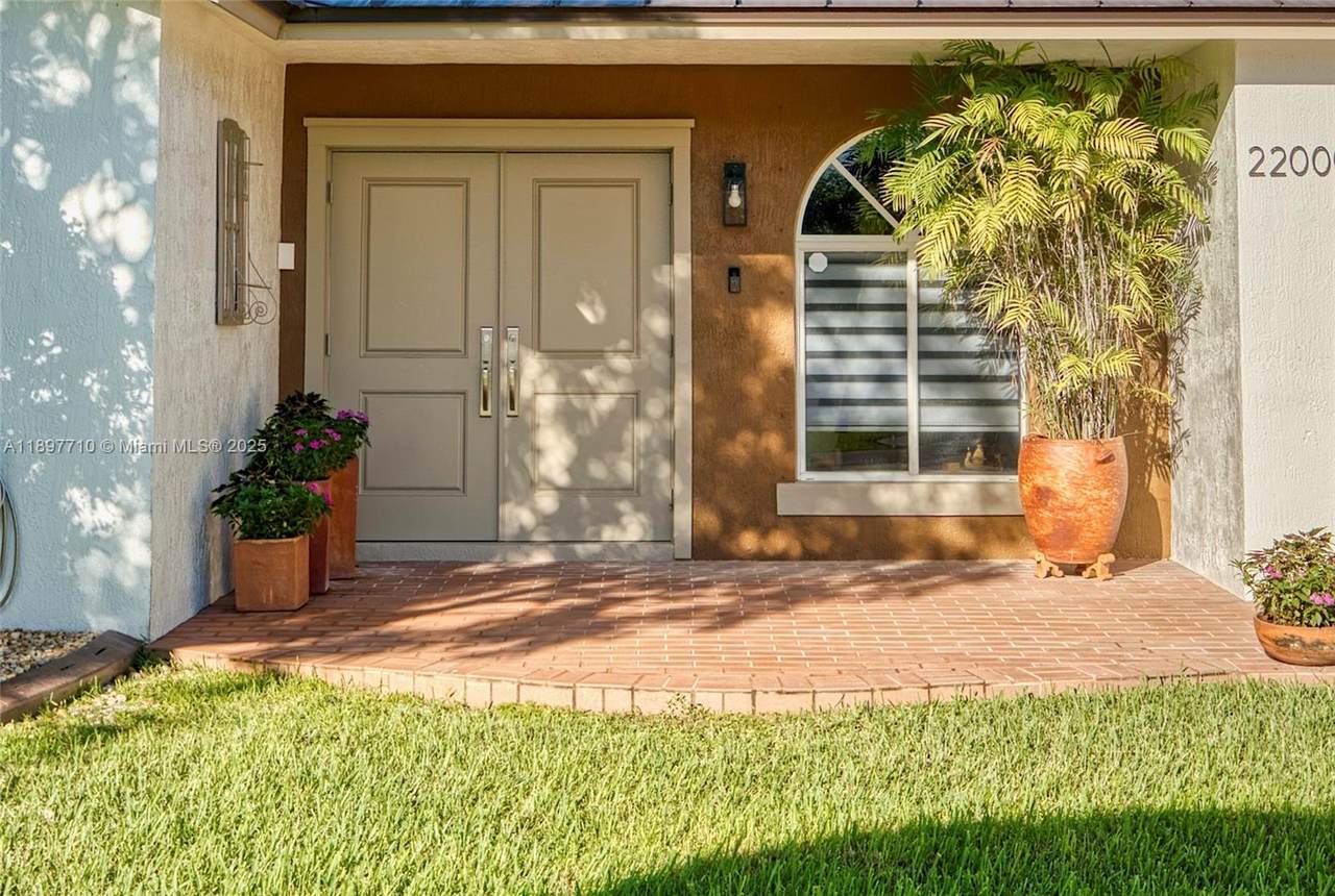 https://bt-photos.global.ssl.fastly.net/miami/1280_boomver_1_A11897710-2.jpg