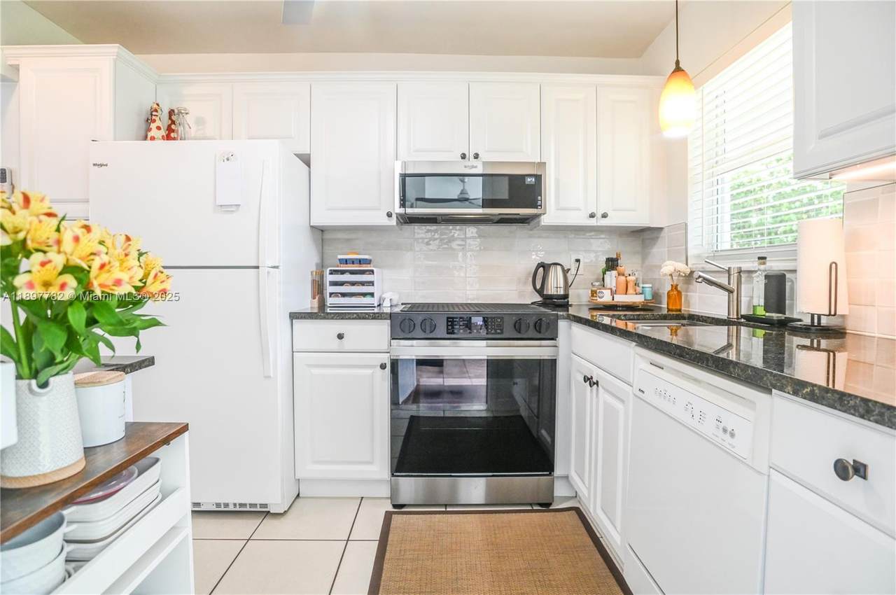 581 Blue Heron Dr - Photo 1