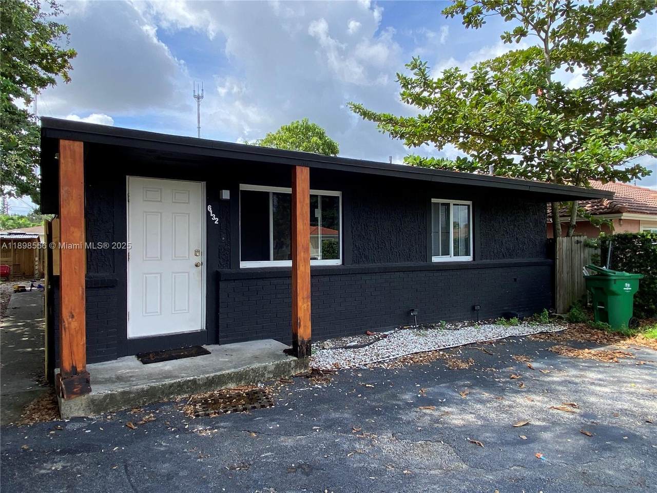 6132 39th St - Photo 1