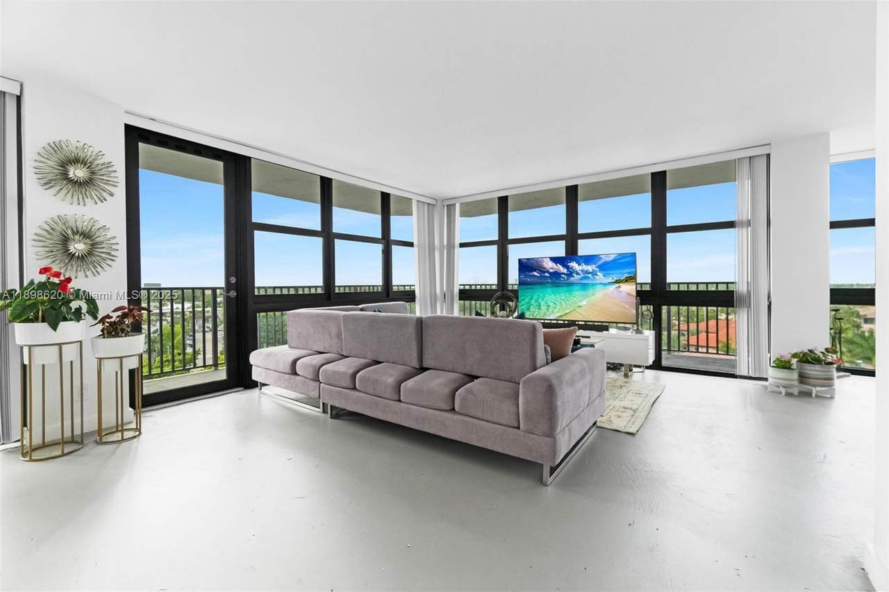 https://bt-photos.global.ssl.fastly.net/miami/1280_boomver_1_A11898620-2.jpg