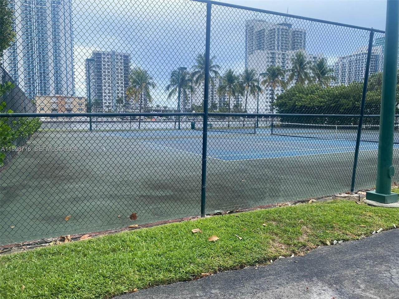 https://bt-photos.global.ssl.fastly.net/miami/1280_boomver_1_A11898716-2.jpg