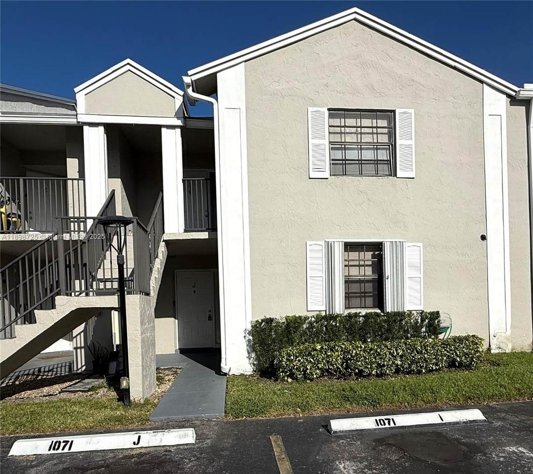 1071 Adams Ave - Photo 1