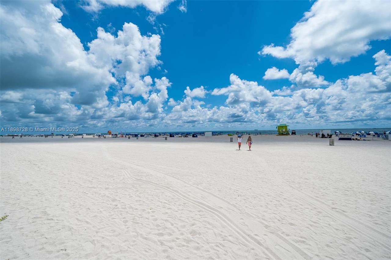 441 Collins Ave - Photo 1