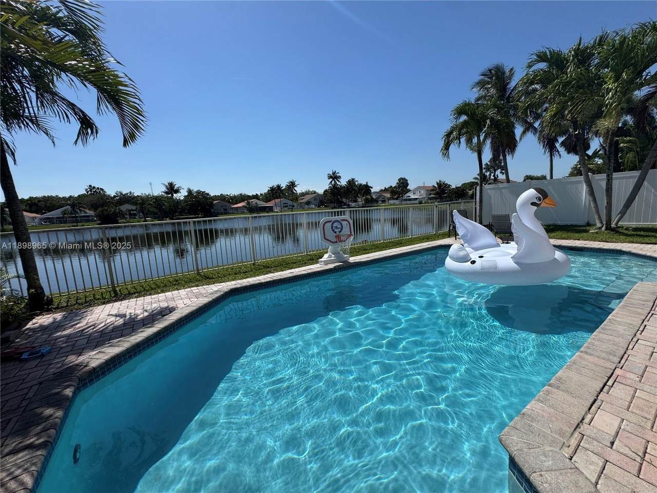 4943 33rd Way - Photo 1