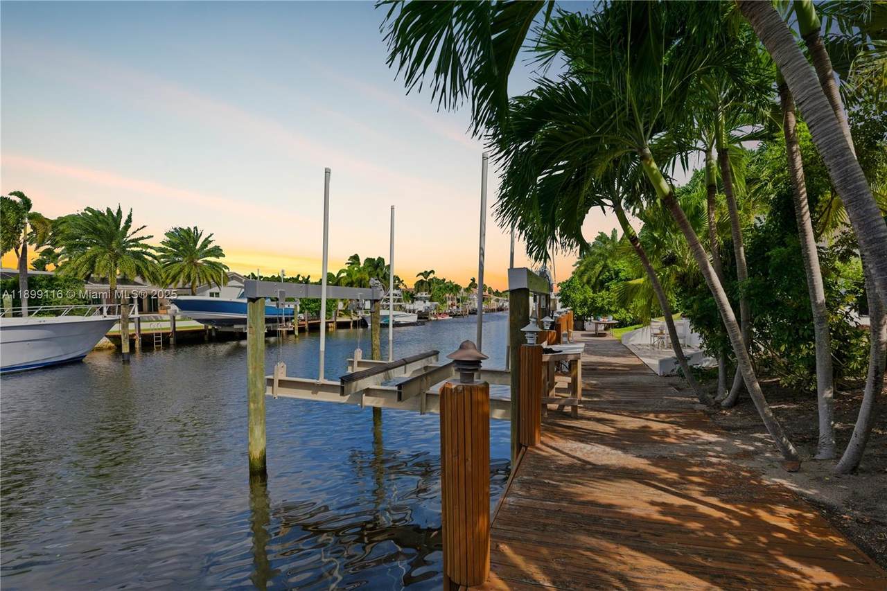 https://bt-photos.global.ssl.fastly.net/miami/1280_boomver_1_A11899116-2.jpg