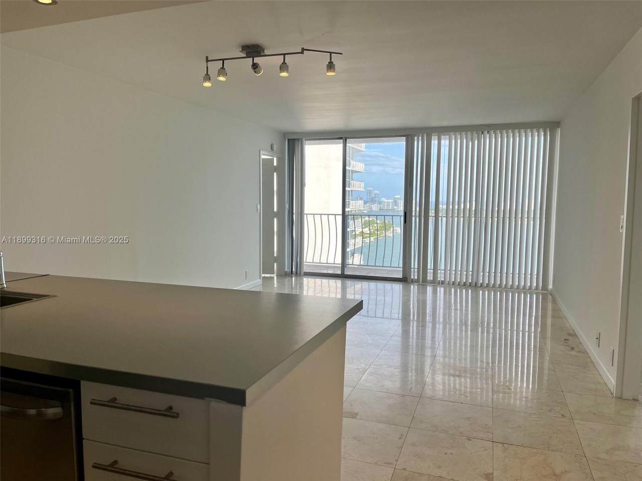 https://bt-photos.global.ssl.fastly.net/miami/1280_boomver_1_A11899316-2.jpg