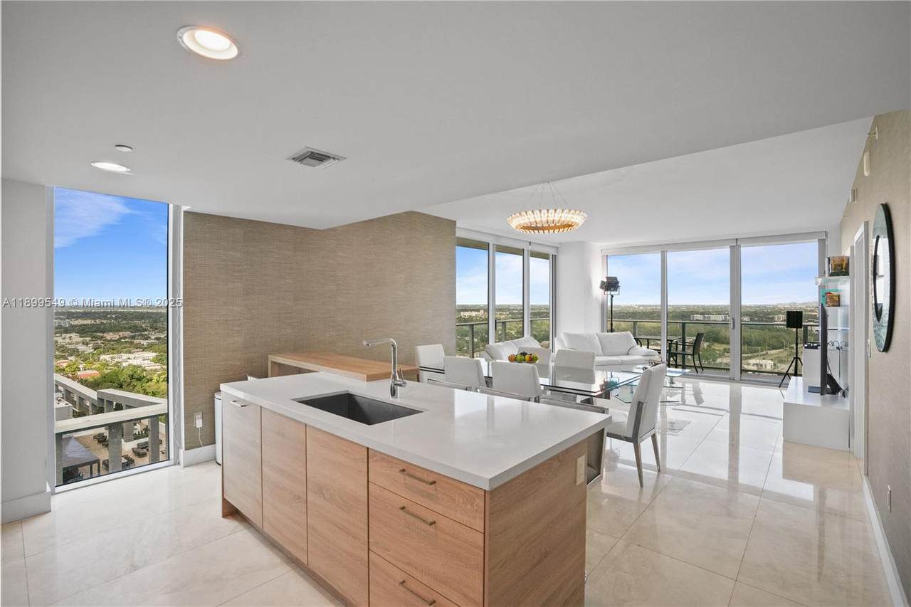 16385 Biscayne Blvd - Photo 1