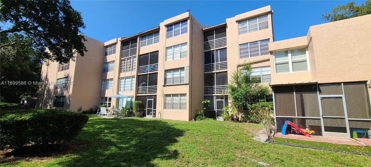 9410 Live Oak Pl - Photo 1