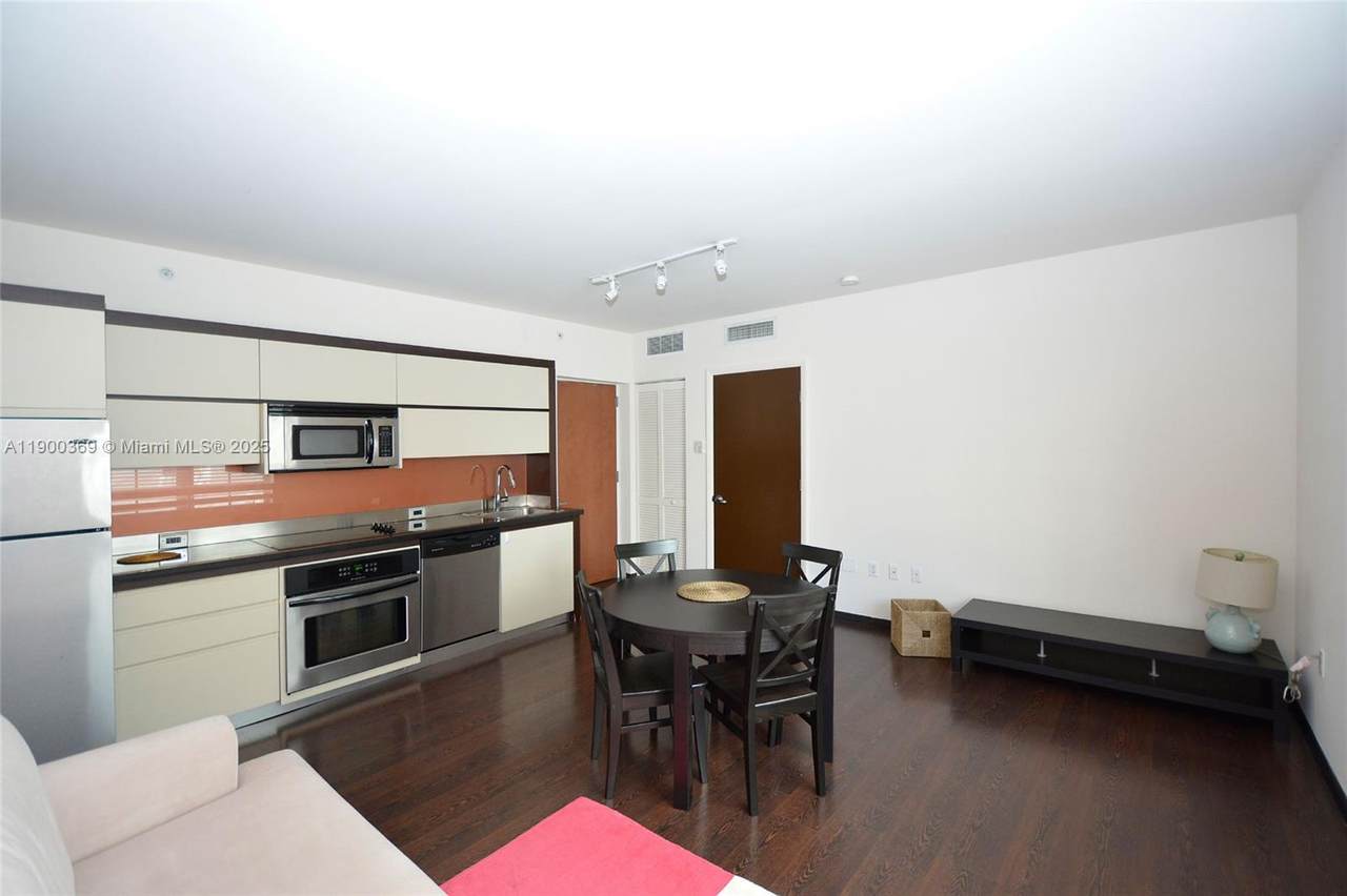 435 21st St - Photo 1