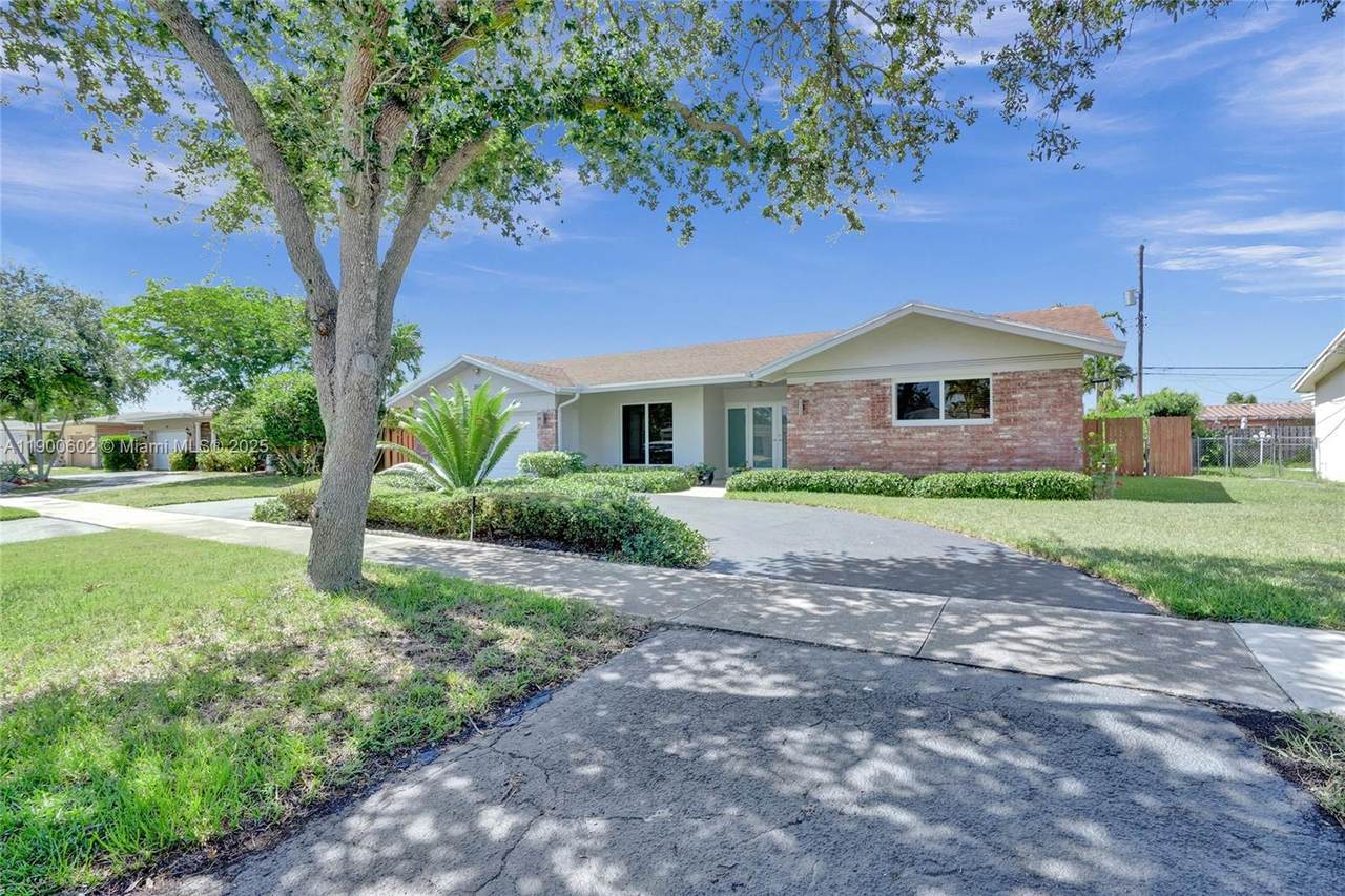 2031 62nd St - Photo 1