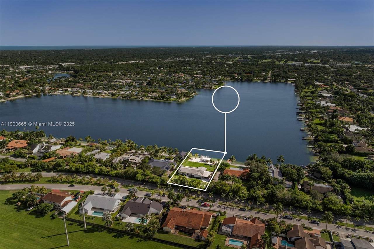 9440 136th St - Photo 1