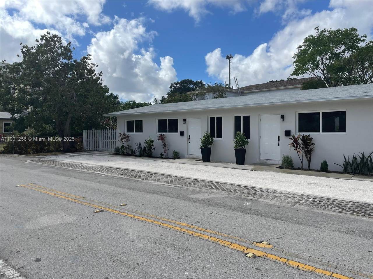 3760 13th Pl - Photo 1