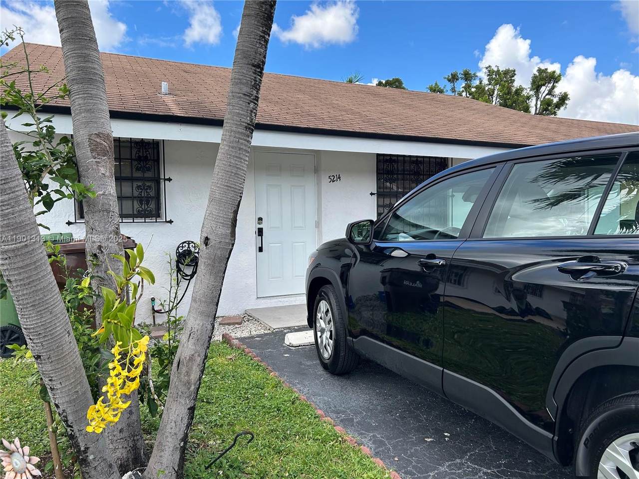 5214 24th Way - Photo 1