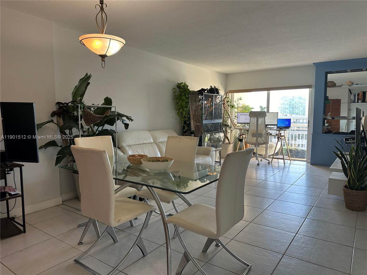 400 Kings Point Dr - Photo 1