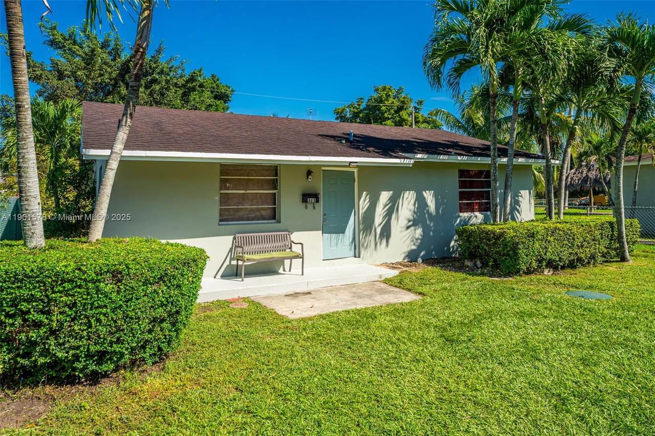 313 12th St - Photo 1