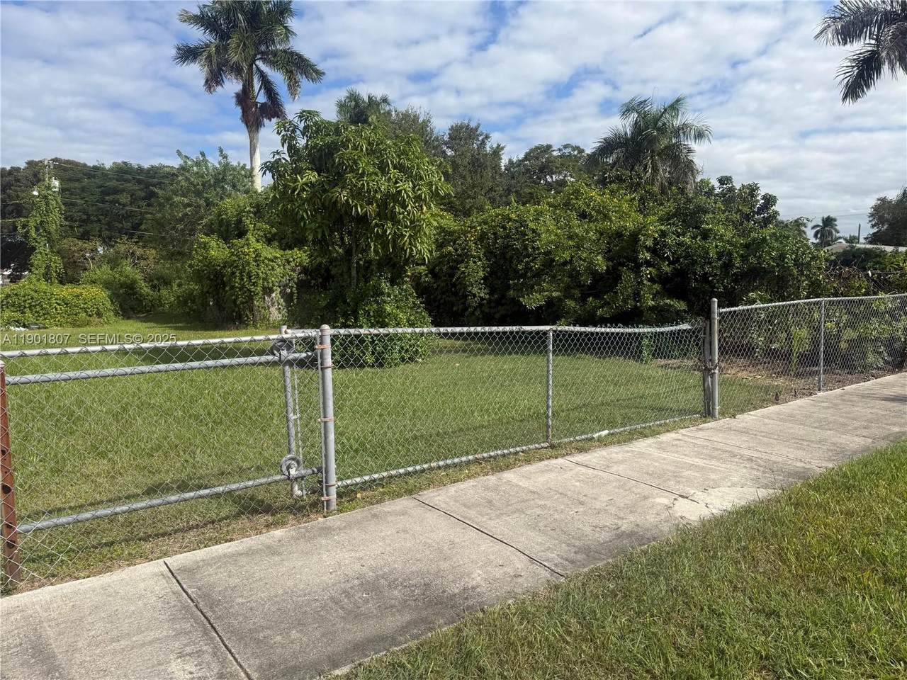 https://bt-photos.global.ssl.fastly.net/miami/1280_boomver_1_A11901807-2.jpg