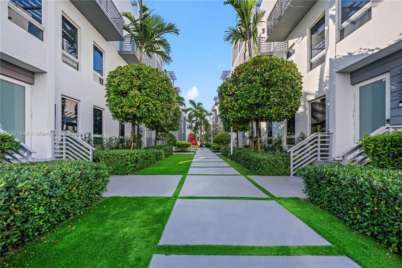 https://bt-photos.global.ssl.fastly.net/miami/1280_boomver_1_A11901849-2.jpg