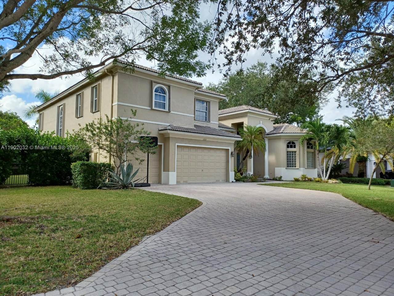 https://bt-photos.global.ssl.fastly.net/miami/1280_boomver_1_A11902032-2.jpg