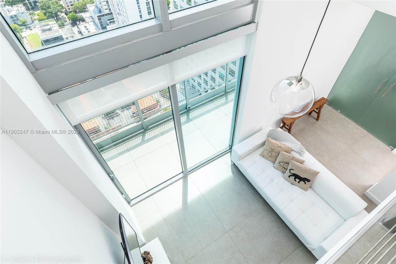 690 1st Ct - Photo 1