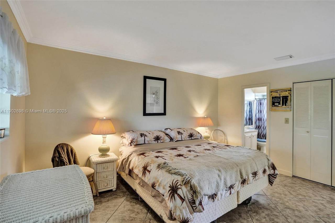 5103 35th St - Photo 1