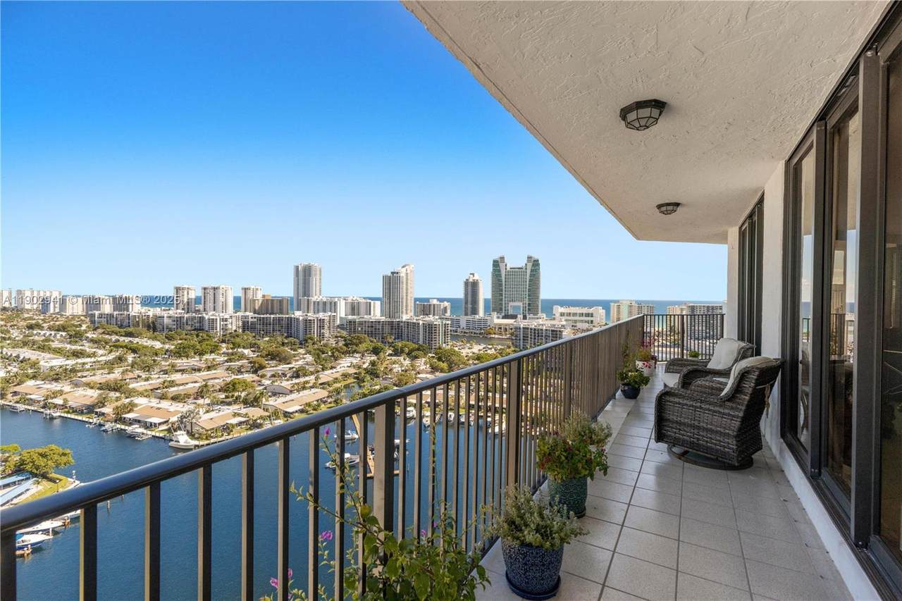https://bt-photos.global.ssl.fastly.net/miami/1280_boomver_1_A11902941-2.jpg