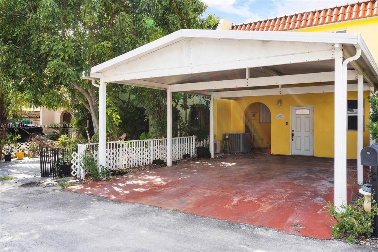 https://bt-photos.global.ssl.fastly.net/miami/1280_boomver_1_A11903014-2.jpg