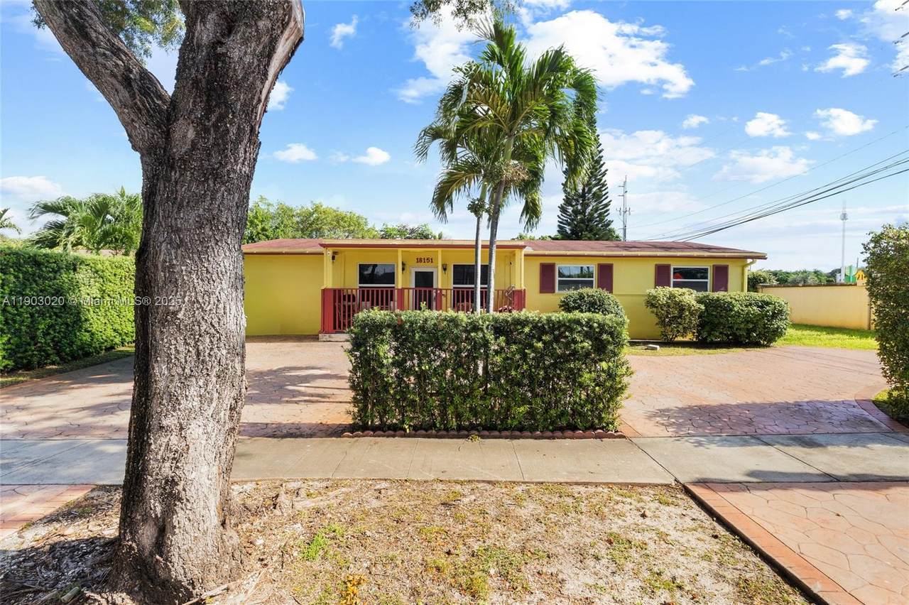 18151 9th Ct - Photo 1