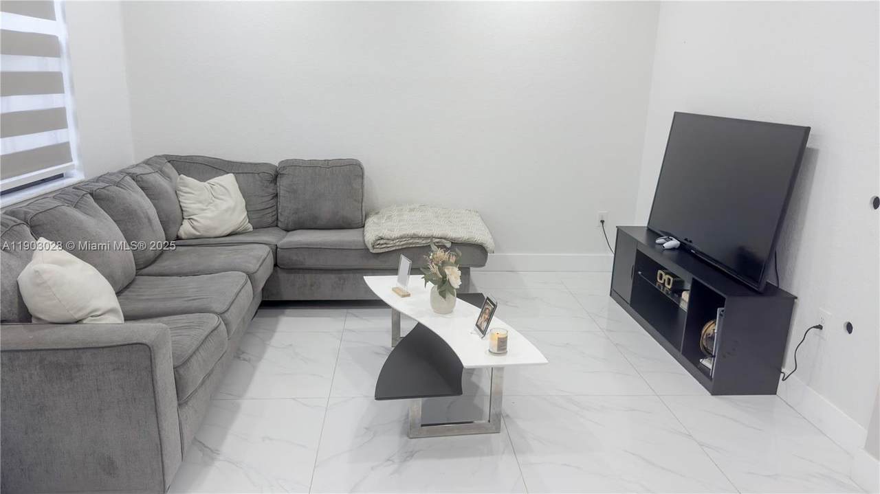 https://bt-photos.global.ssl.fastly.net/miami/1280_boomver_1_A11903028-2.jpg