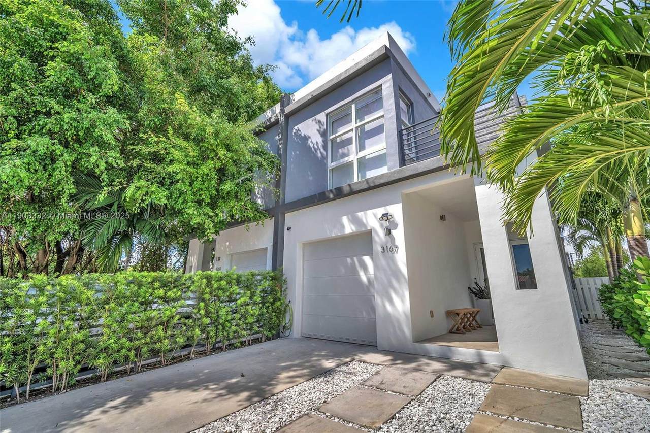 3167 25th St - Photo 1