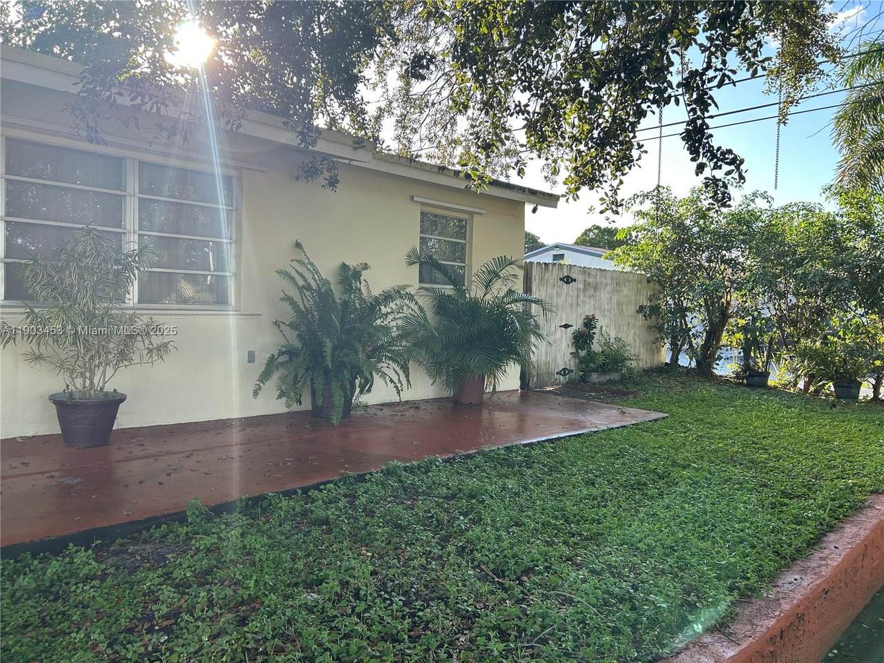 https://bt-photos.global.ssl.fastly.net/miami/1280_boomver_1_A11903453-2.jpg