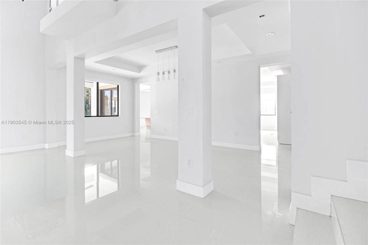 https://bt-photos.global.ssl.fastly.net/miami/1280_boomver_1_A11903545-2.jpg