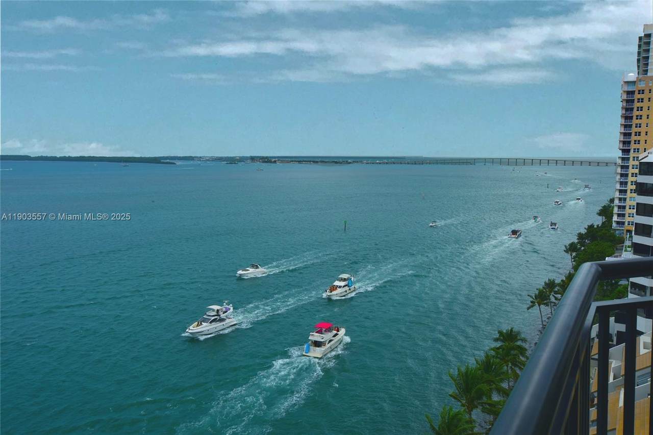 540 Brickell Key Dr - Photo 1