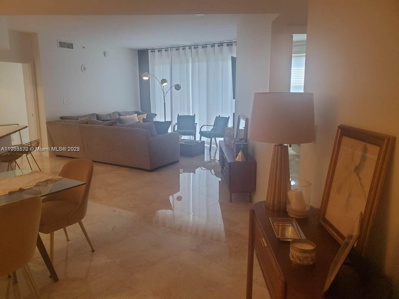 https://bt-photos.global.ssl.fastly.net/miami/1280_boomver_1_A11903572-2.jpg