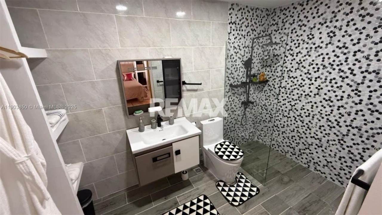 https://bt-photos.global.ssl.fastly.net/miami/1280_boomver_1_A11903850-2.jpg