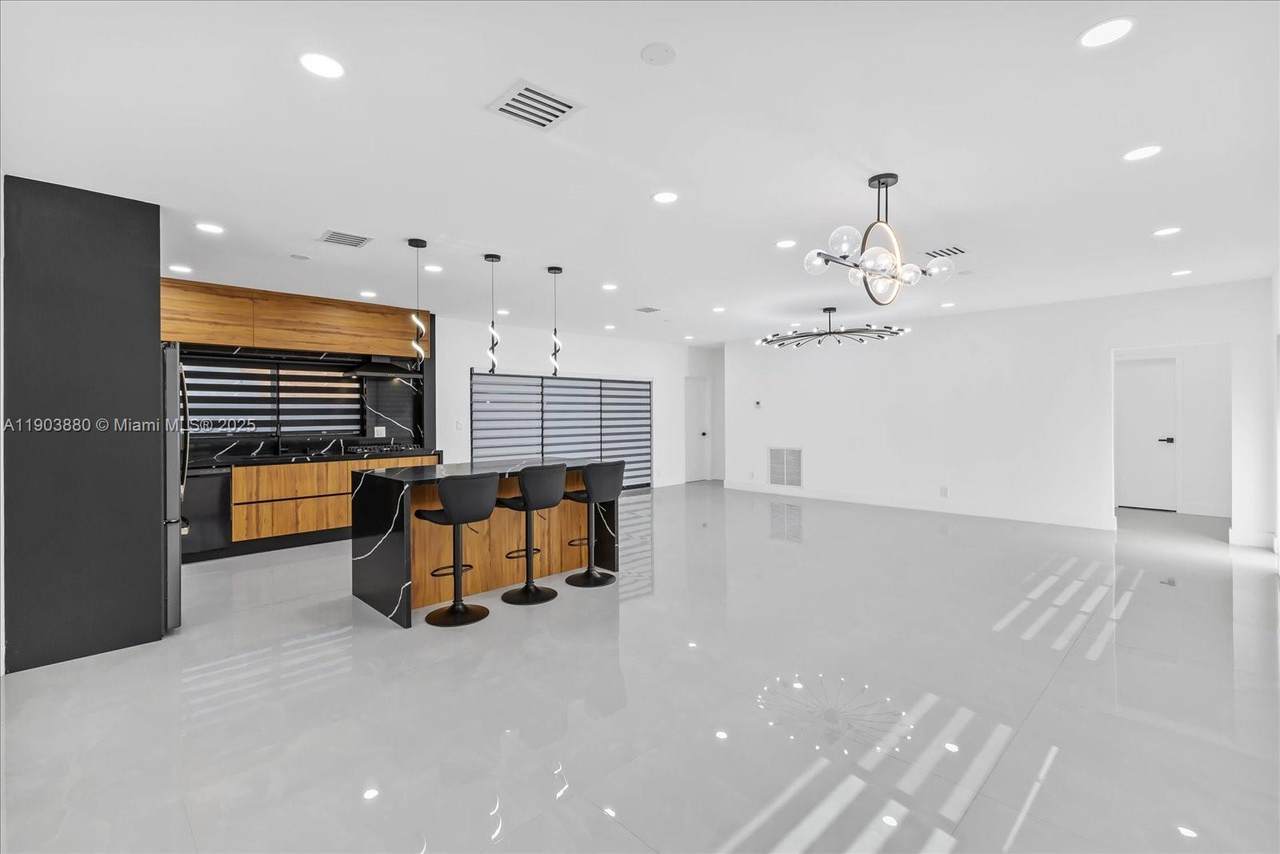 19511 18th Pl - Photo 1