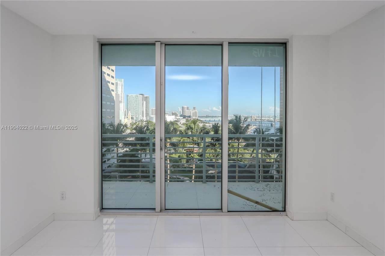 325 Biscayne Blvd - Photo 1