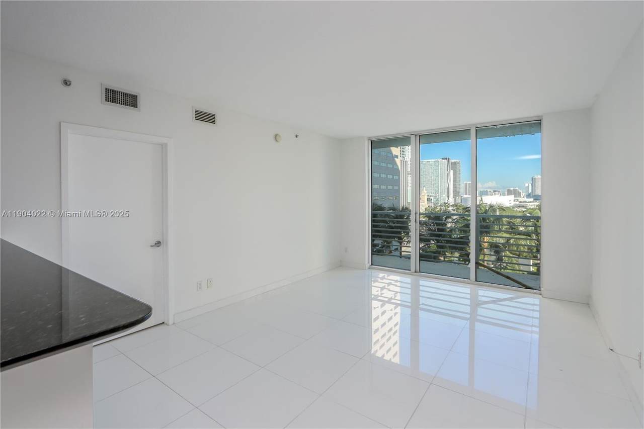 https://bt-photos.global.ssl.fastly.net/miami/1280_boomver_1_A11904022-2.jpg