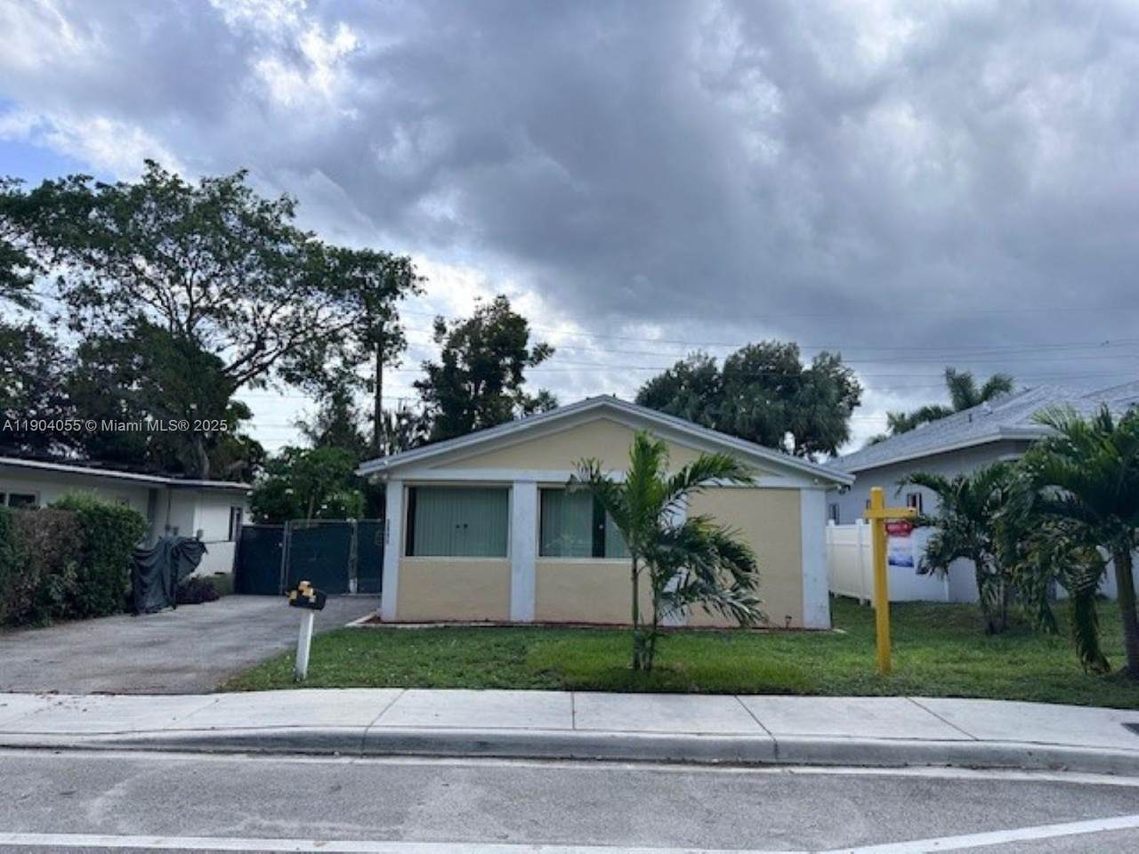 2898 6th Ct - Photo 1