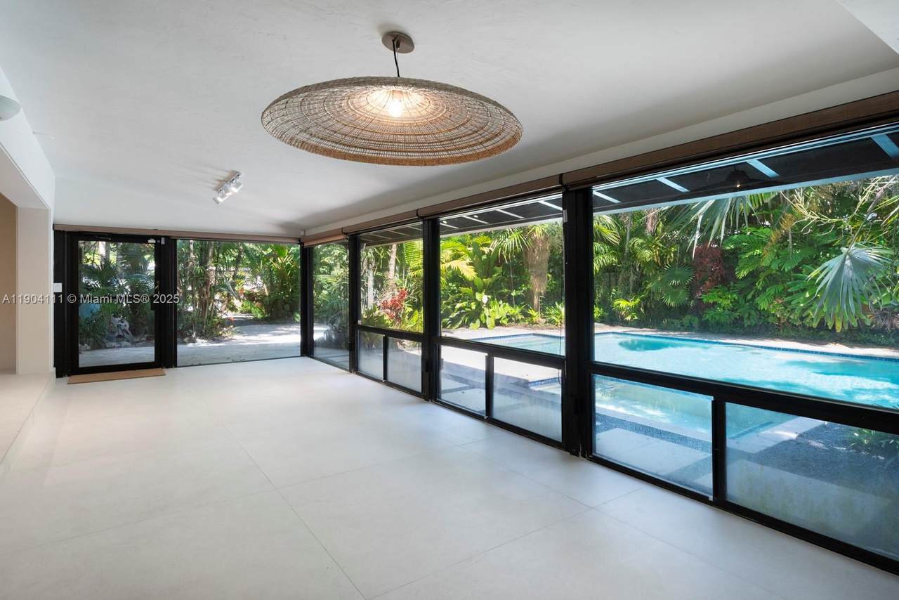 1107 118th St - Photo 1