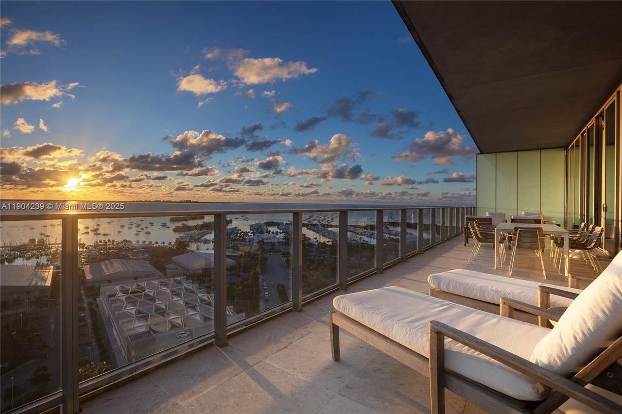 2675 Bayshore Dr - Photo 1